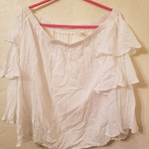 Entro Off shoulder ruffled sleeves